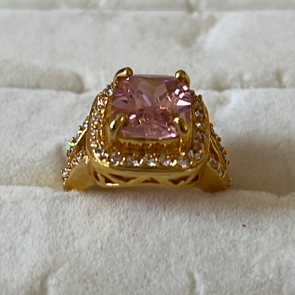 Gold plated crystal pink fashion cocktail ring